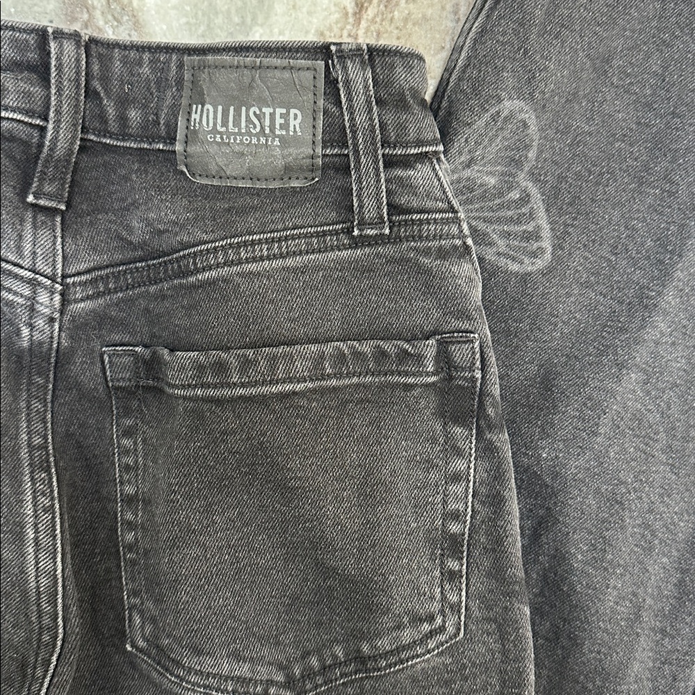 Hollister Ultra High-Rise Washed Black Butterfly Print Dad Jeans Sz 000 / 23R - Picture 11 of 11